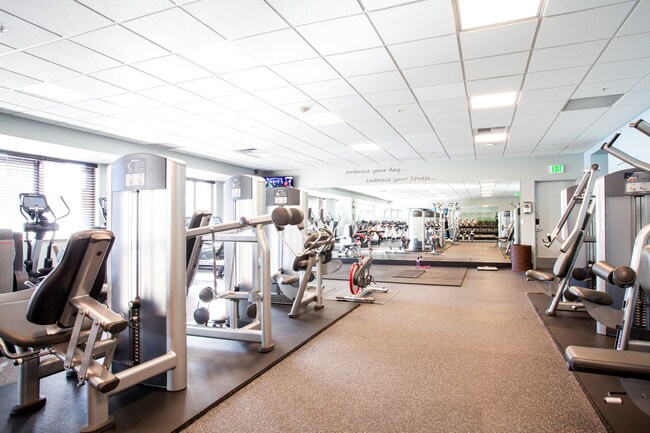 Building Photo - 2200 Westlake / Live2200 - 1 bedroom + den