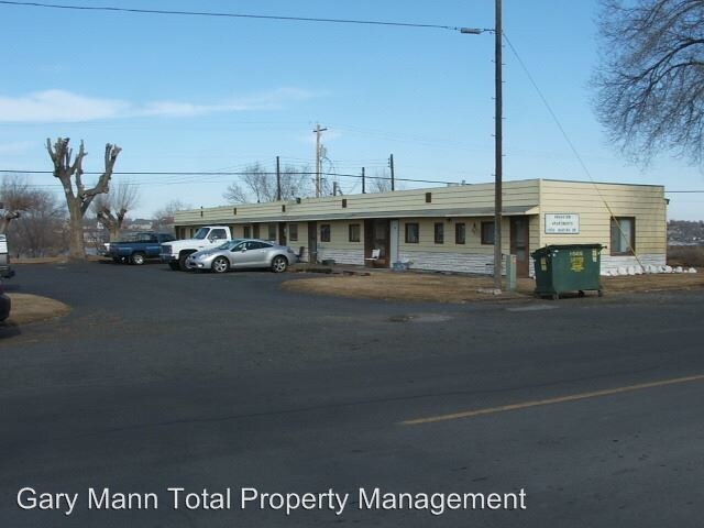 Primary Photo - 1056 W Marina Dr