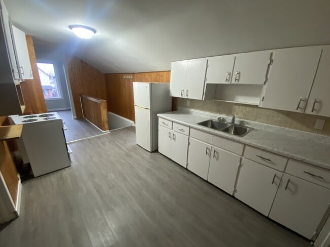 Building Photo - 226 Ogden St