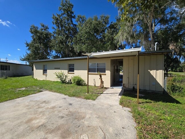 Foto del edificio - Charming 3-bedroom, 1-bathroom home locate...