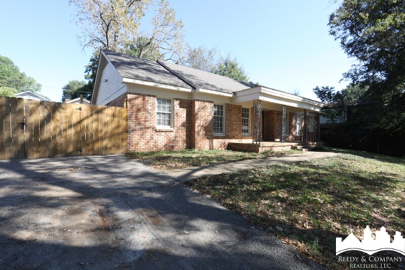 Primary Photo - 934 Farmington Dr N