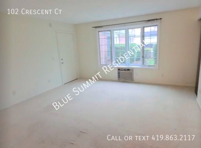 Foto del edificio - 102 Crescent Ct