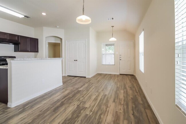 Building Photo - 13115 Withee Path Ln