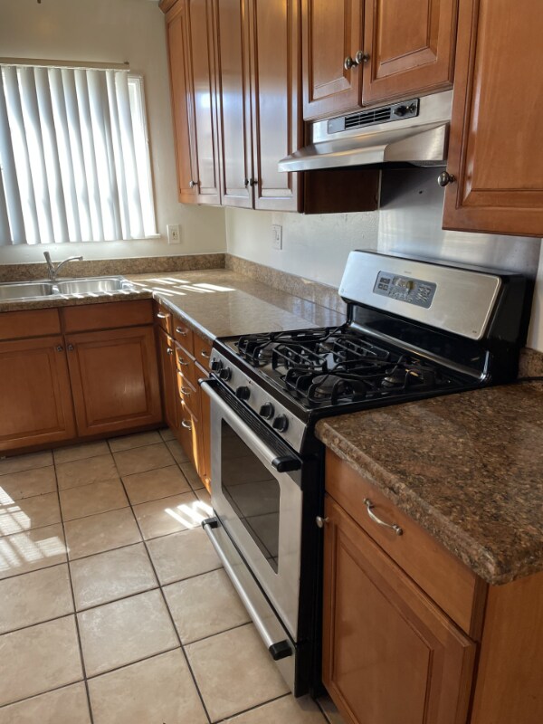 Foto del edificio - 14823 Longworth Ave