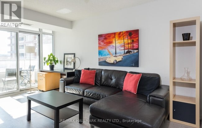 Building Photo - 85 E Liberty St