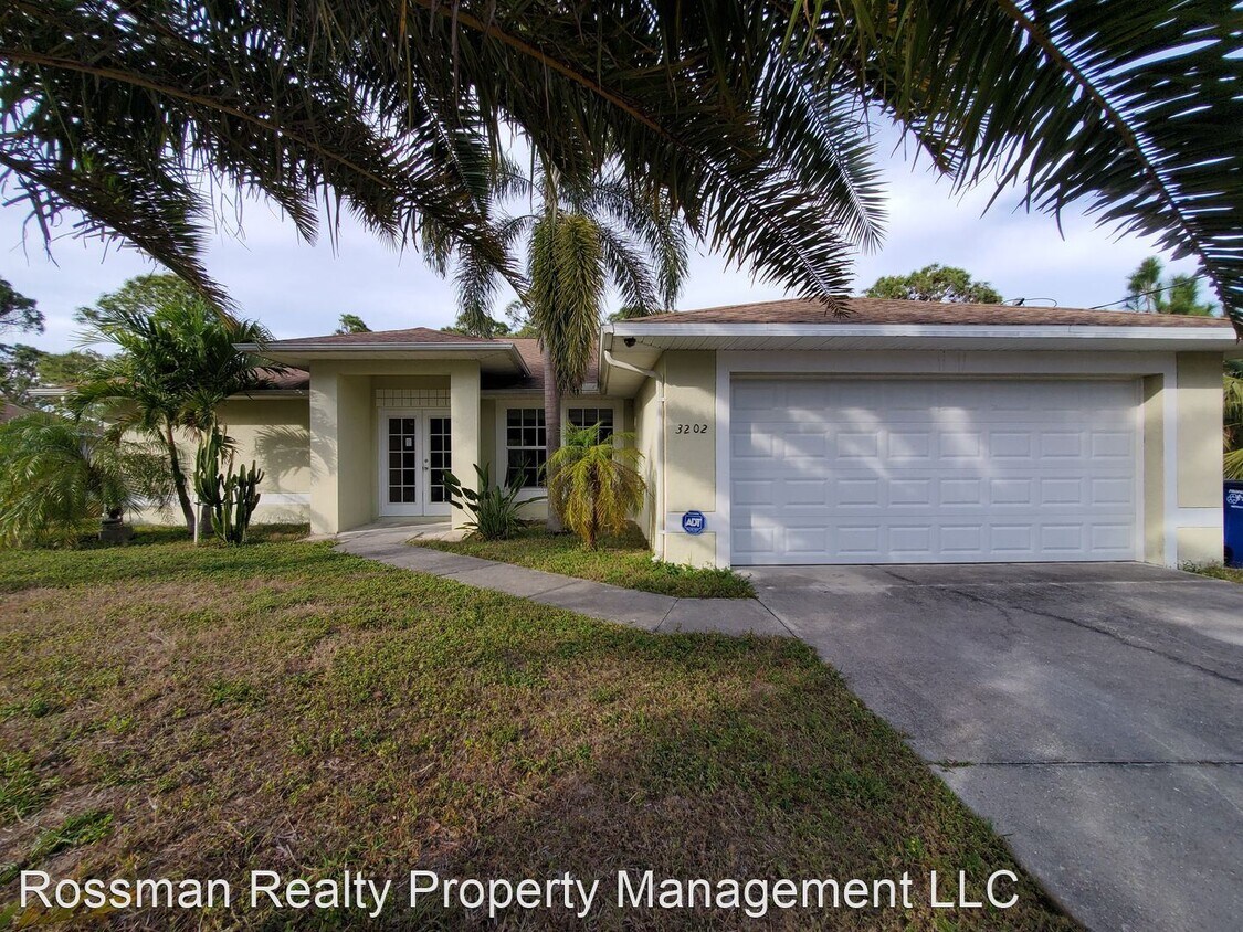 3 br, 2 bath House 3202 71st St West House Rental in Lehigh Acres