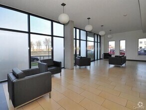 Building Photo - 4950 Rue De La Savane