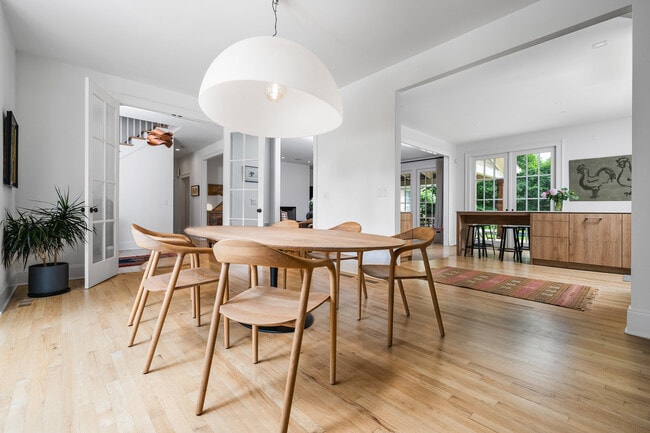 Building Photo - 1280 Becket Dr NE