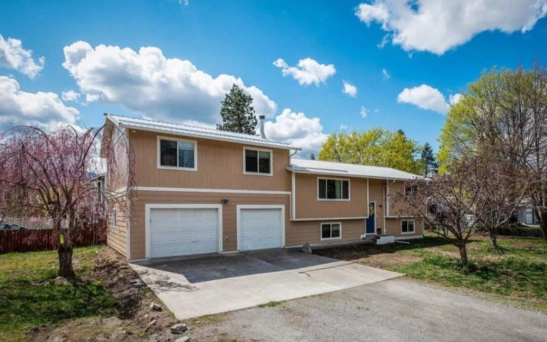 210 E 12th Ave, Post Falls, ID 83854 House Rental in Post Falls, ID