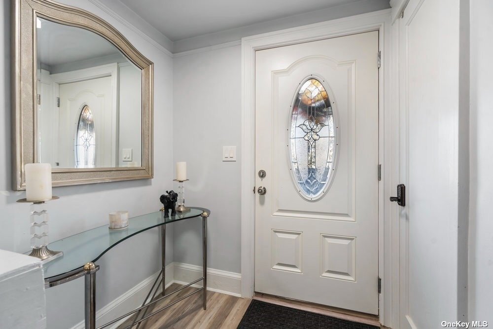 9 St Unit lower, Glen Cove, NY 11542 Room for Rent in Glen