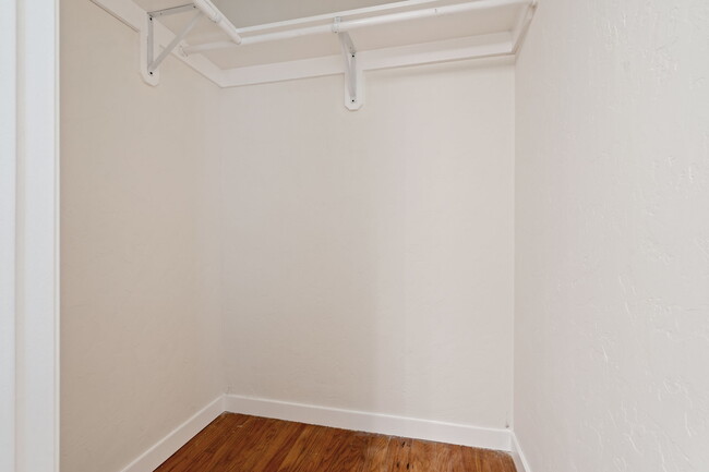 Building Photo - 1626 Kains Ave