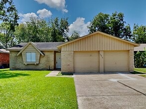 Building Photo - 16910 Barcelona Dr