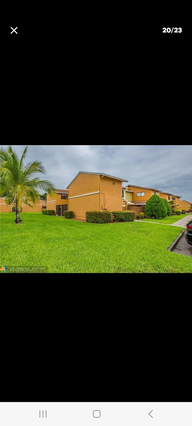 Building Photo - 8073 NW 71st Ct