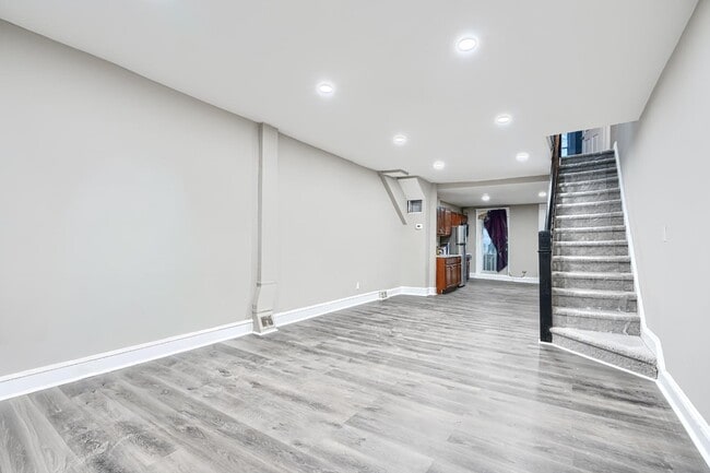Building Photo - 1113 Ashburton St