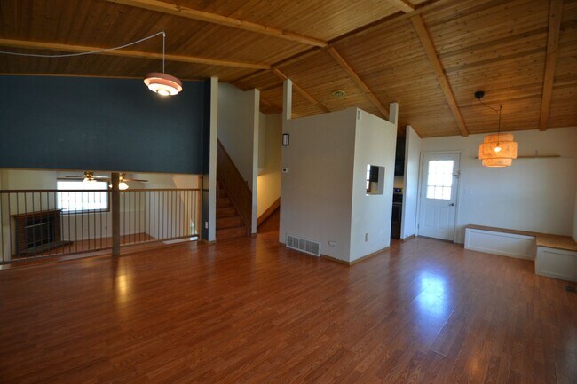 Foto del edificio - 4 Bedroom Home Available Near COS Airport!