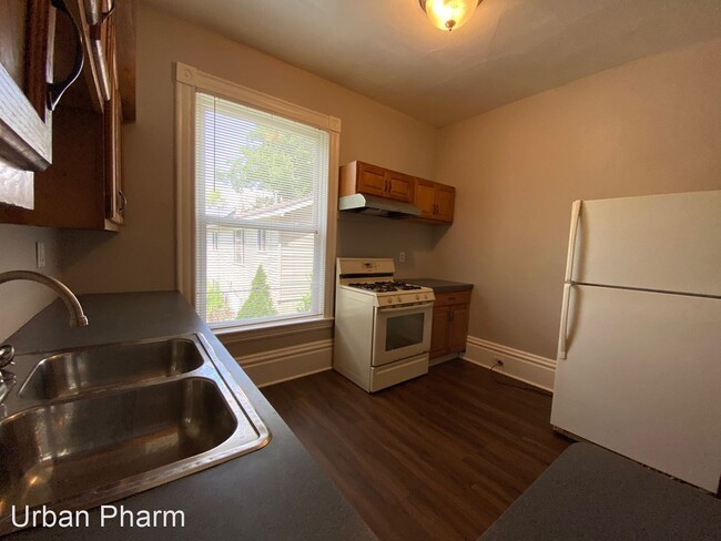 Foto del edificio - 1557-1559 Forrest Ave NE