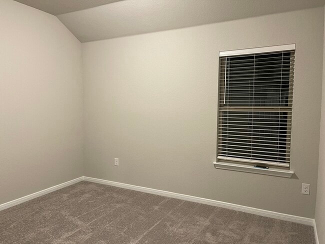 Building Photo - 300 La Joya Pass