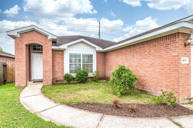 Building Photo - 14930 Diamond Way