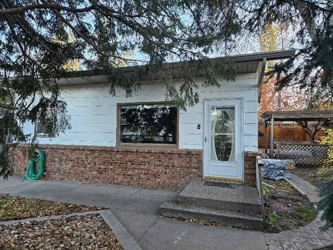 Building Photo - 2038 W Sherman St