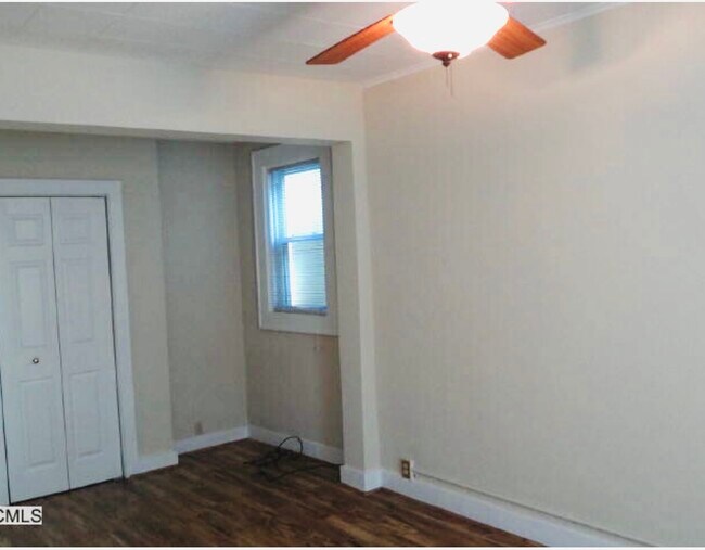 Building Photo - 350 Coram Ave