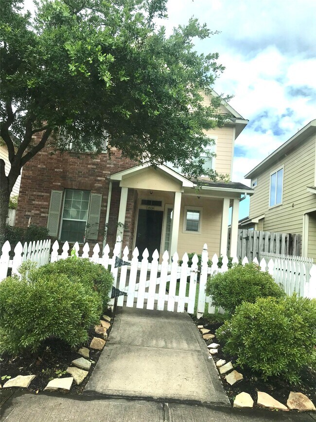 Building Photo - 14434 Summer Garden Dr
