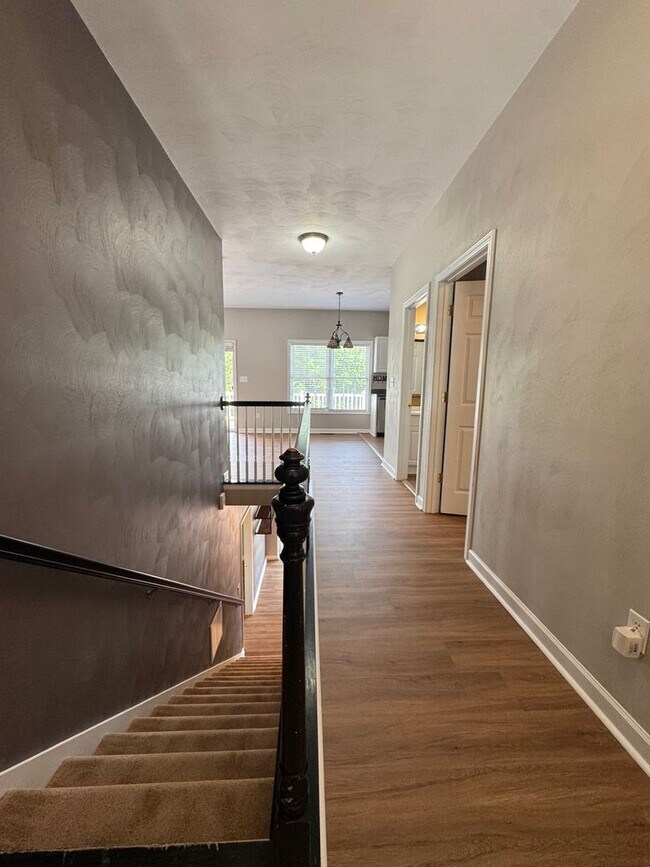 Foto del edificio - Updated and Spacious 3BR 2Bath House for rent