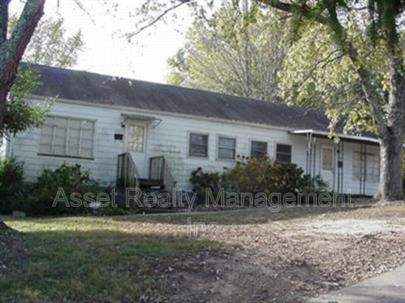 Primary Photo - 126 Hamilton Cir
