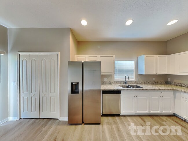 Foto del edificio - 4312 Hidden Meadow Dr