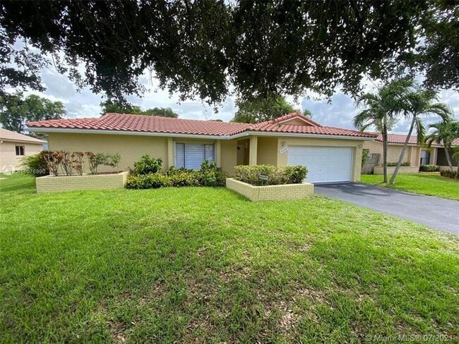 Building Photo - 9658 NW 28th Ct
