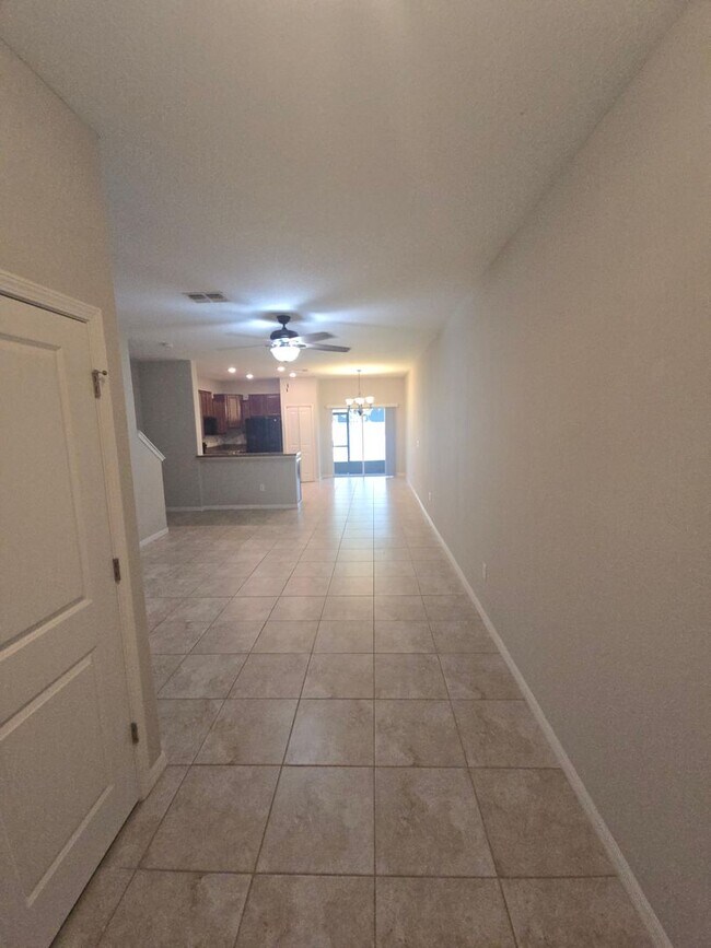 Foto del edificio - Town House 3/2.5 in Riverview