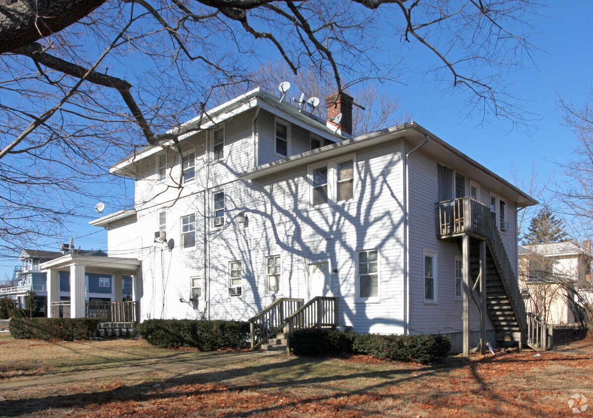 Building Photo - 429 Sairs Ave