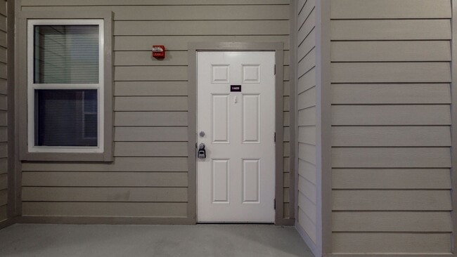 Building Photo - Most utilities included in rent! Top floor...