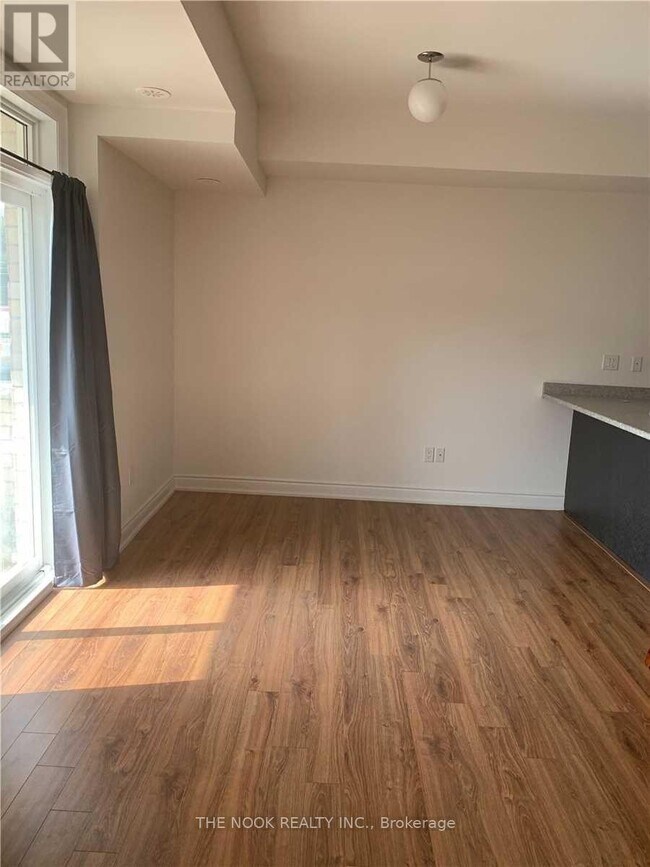 Photo du bâtiment - 1716 Grenwich Gln