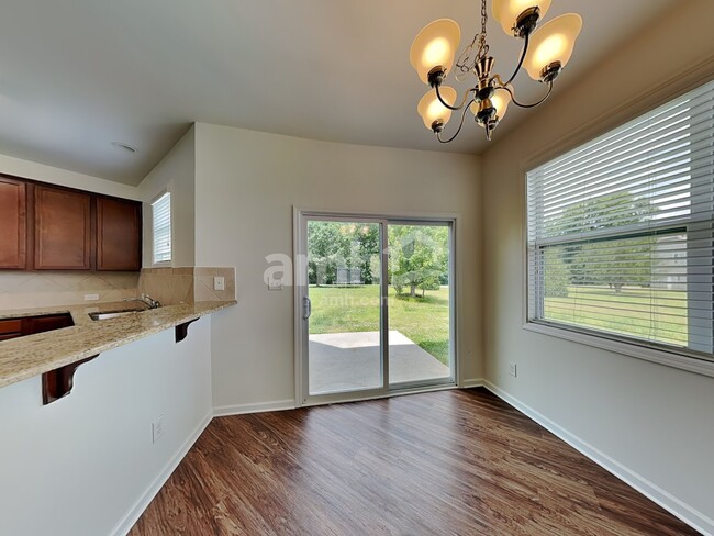 Foto del edificio - 2222 Kingstree Dr