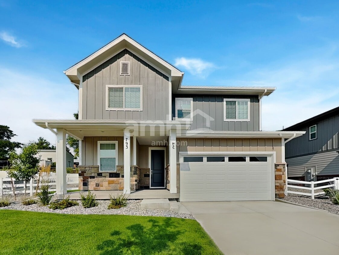 Primary Photo - 793 S Oak St