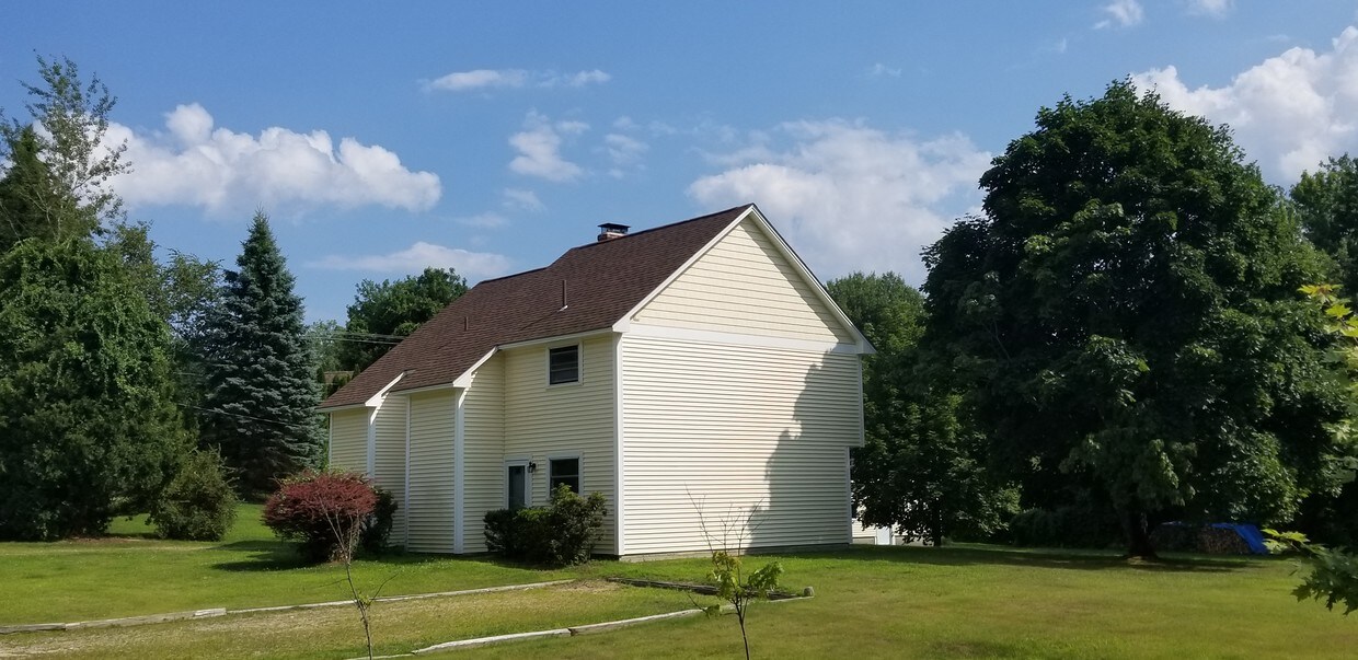 1 Kula Ct, Raymond, NH 03077 Townhome Rentals in Raymond NH