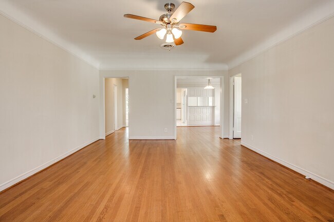 Foto del edificio - 4301 Emerson Ave