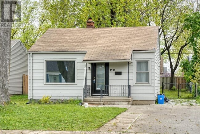 Building Photo - 1212 Elm Ave