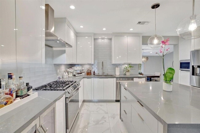 Photo - 828 Southwest 15th Street, Fort Lauderdale, FL 33315 - 2 BR 1 BA single-family home
