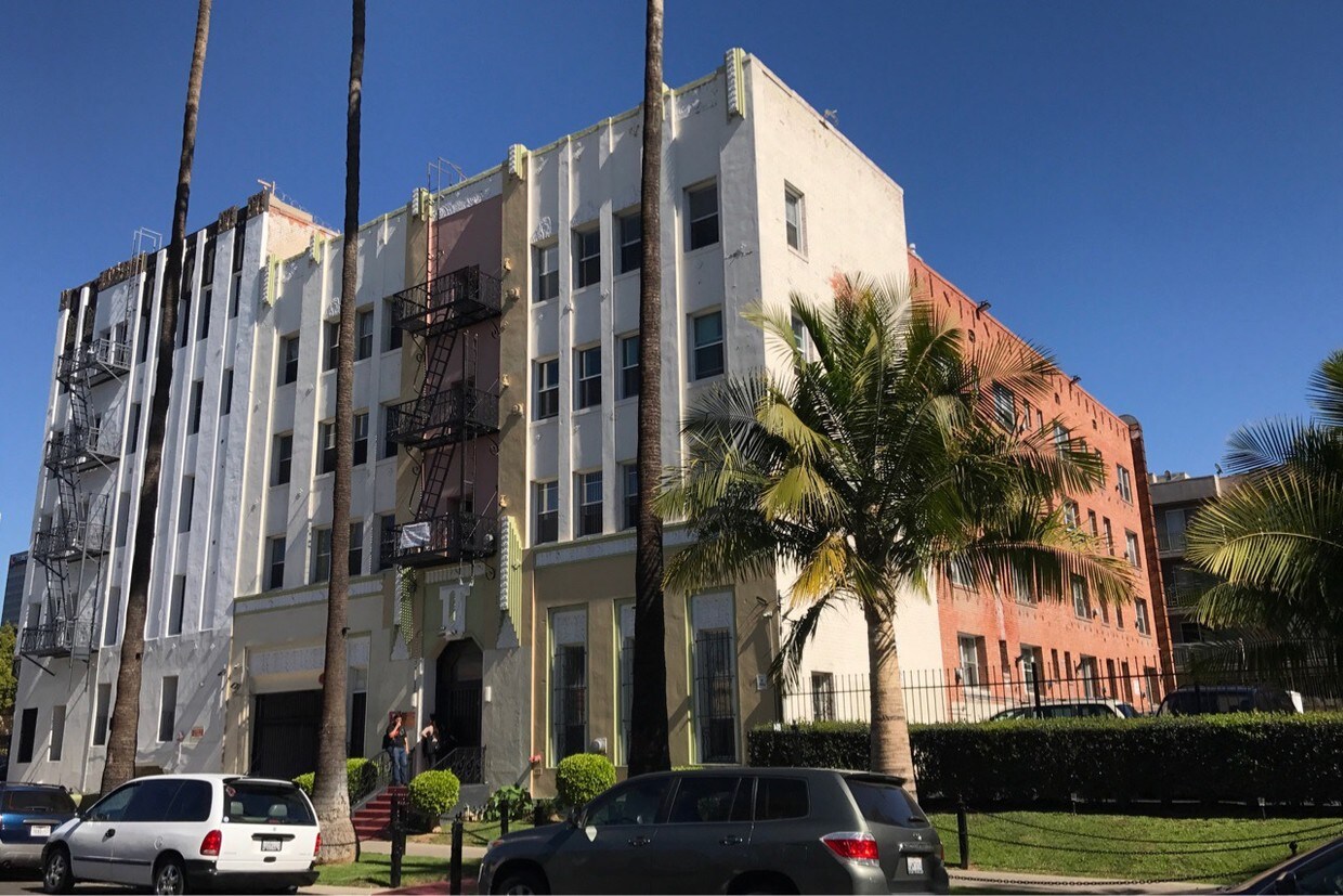 814 S Hobart Blvd, Los Angeles, CA 90005 Apartments in Los Angeles, CA