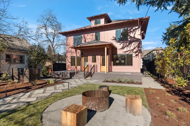 Foto del edificio - 2247 SE Brooklyn St