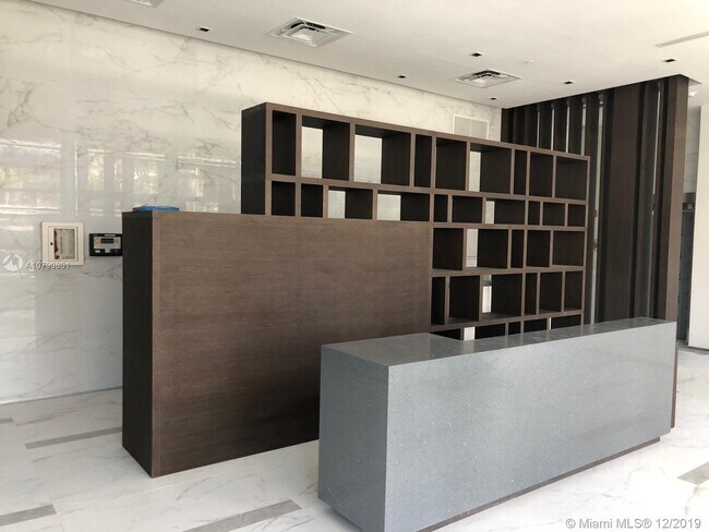 Foto del edificio - 1100 100th St