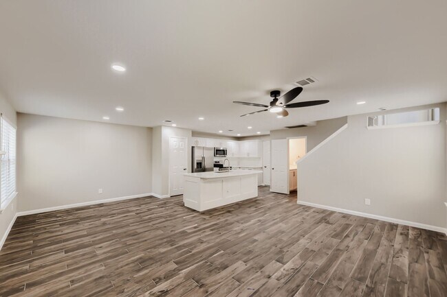 Building Photo - 11 Wineberry Pl