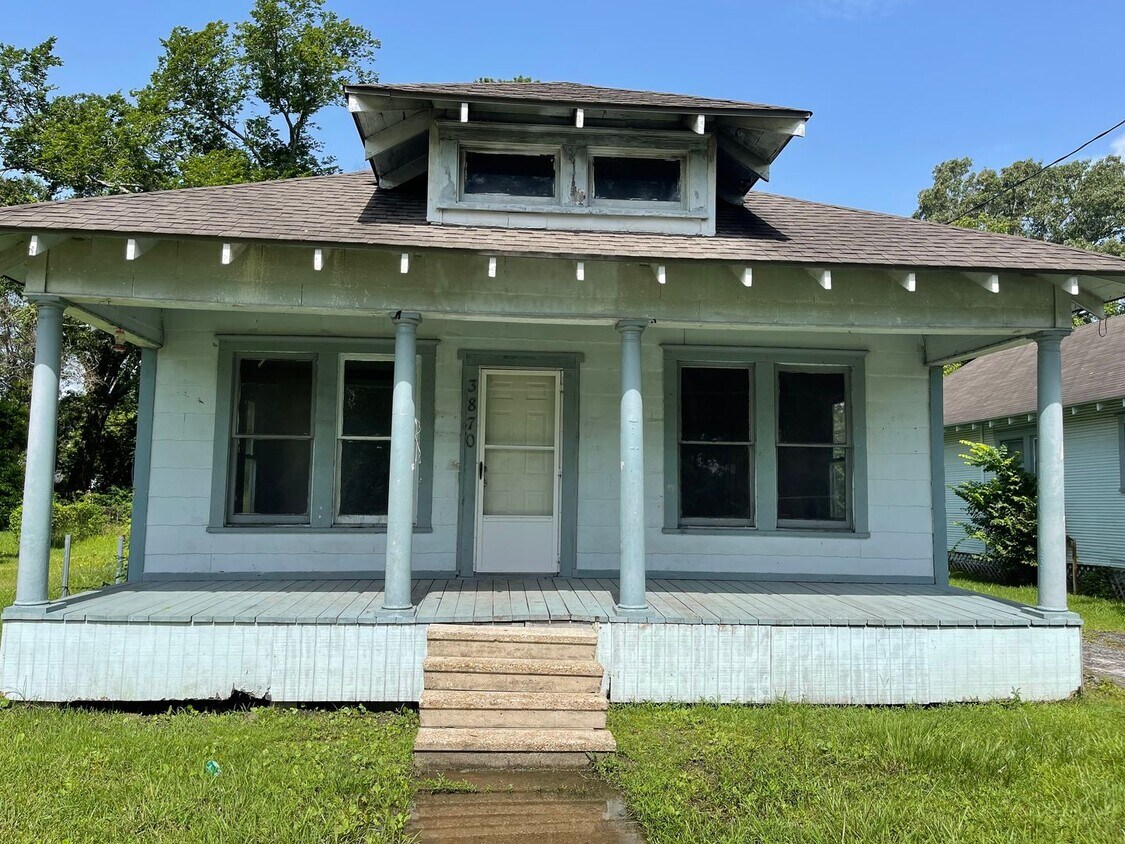 Foto principal - COMING SOON - 3 Bedroom, 1 Bathroom House ...