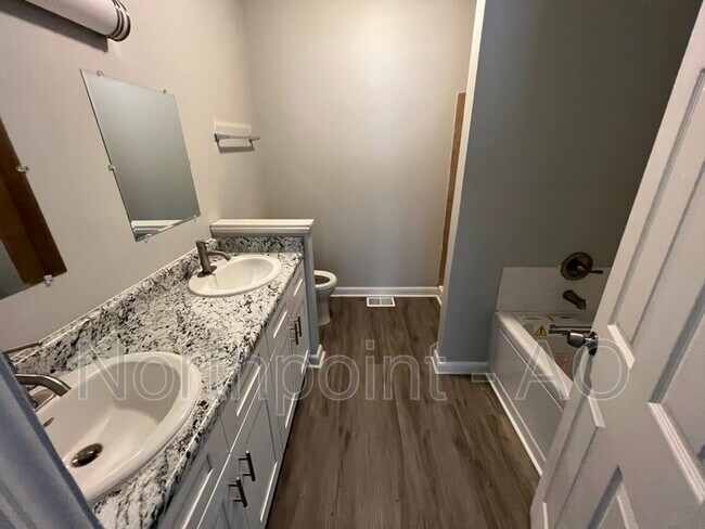 Building Photo - 4299 Notting Hill Dr SW