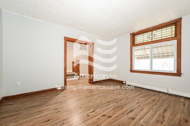 Foto del edificio - 3013 Pyramid Ave