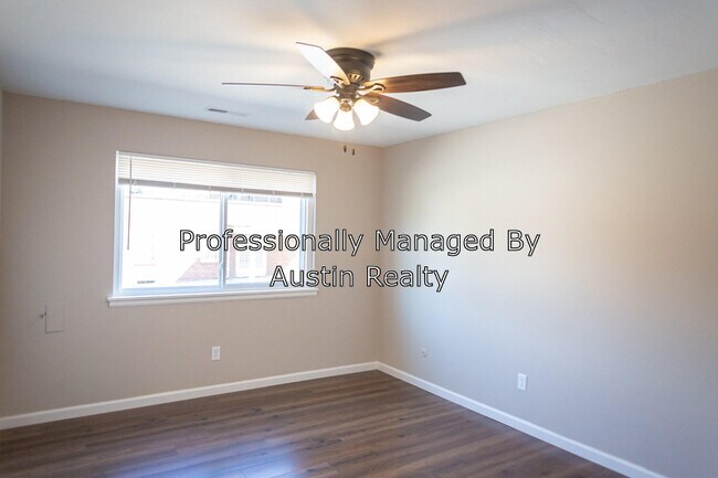 Foto del edificio - 5625 S Grand Blvd