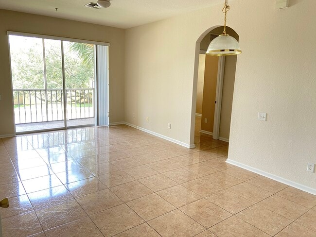 Building Photo - 6100 Stevenson Dr