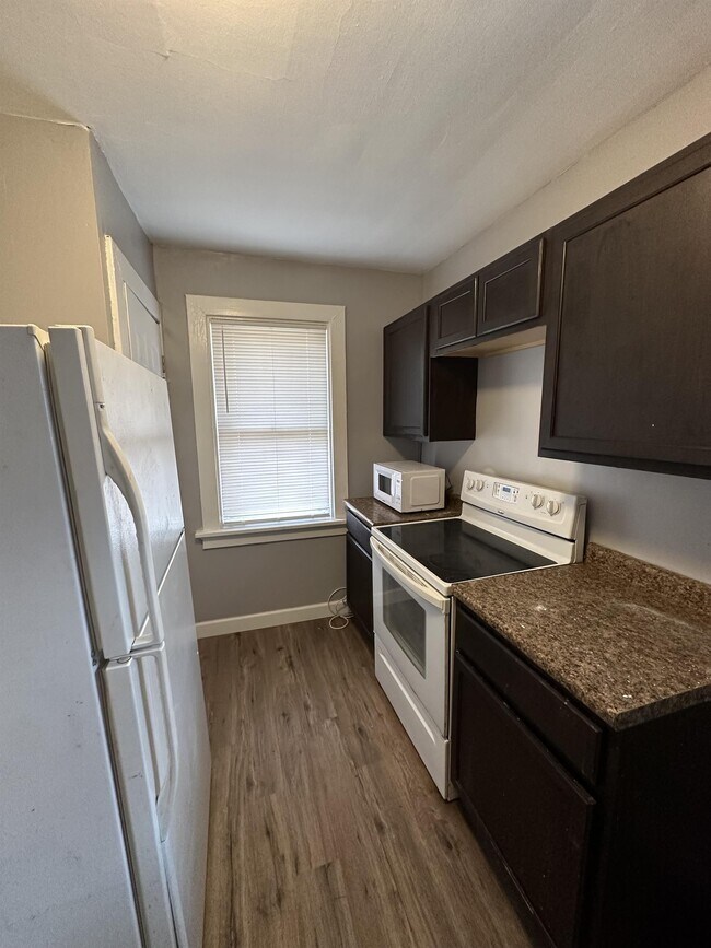 Foto del edificio - 8303 Braddock Dr