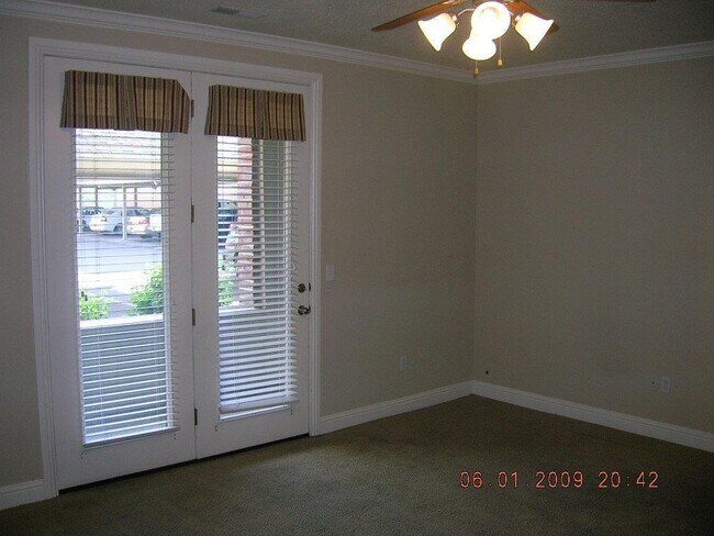 Foto del edificio - Great Condo with Tile & Granite